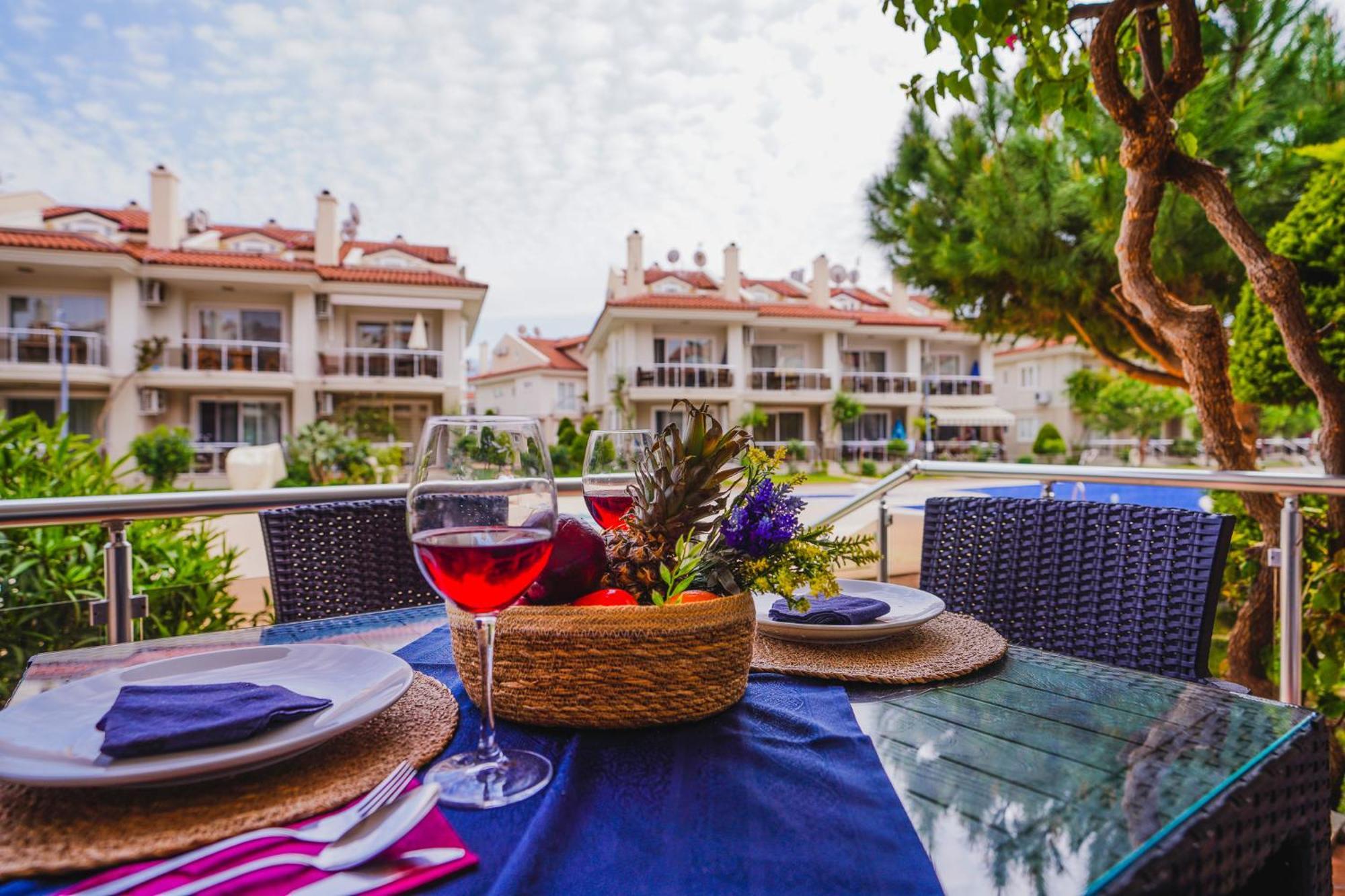 Sunset Beach Club Aqua Lettings Fethiye Exterior foto